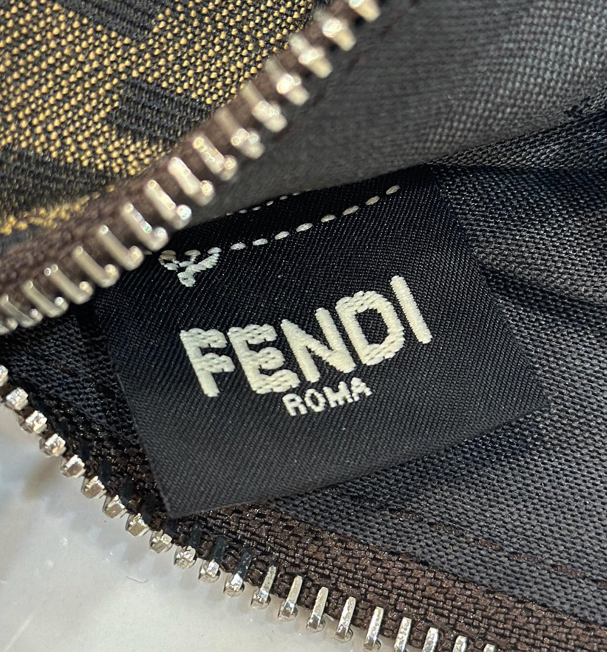 SHOULDER BAG 19 WITH FF MOTIF IN BROWN JACQUARD FABRIC