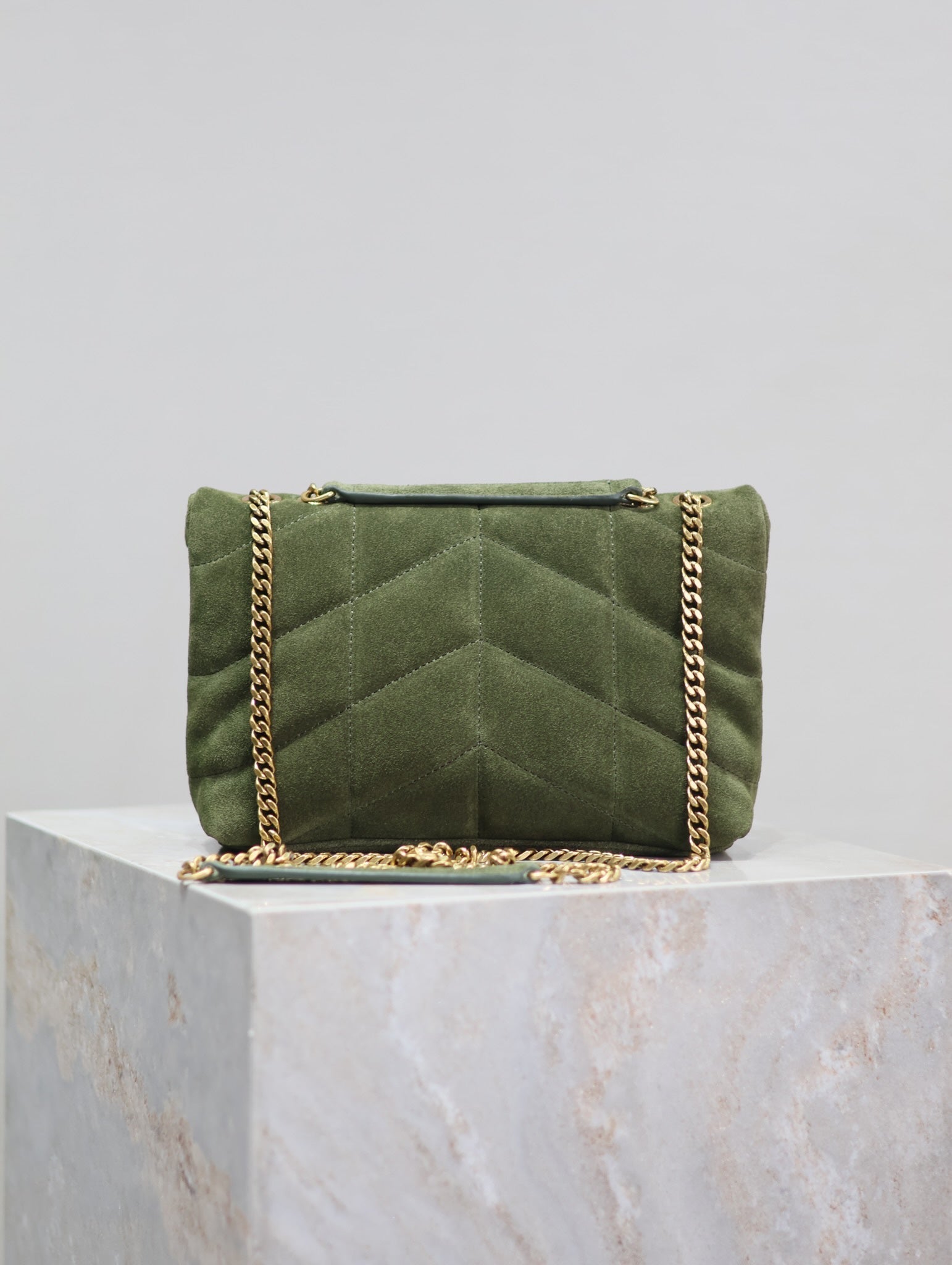 YSL 25S LOULOU PUFFER MINI 23 IN GREEN SUEDE GOLD HARDWRE